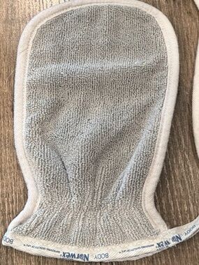 Norwex Grey Body Mitt-NEW